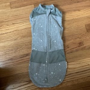 Happiest Baby Sleepea Grey stars swaddle